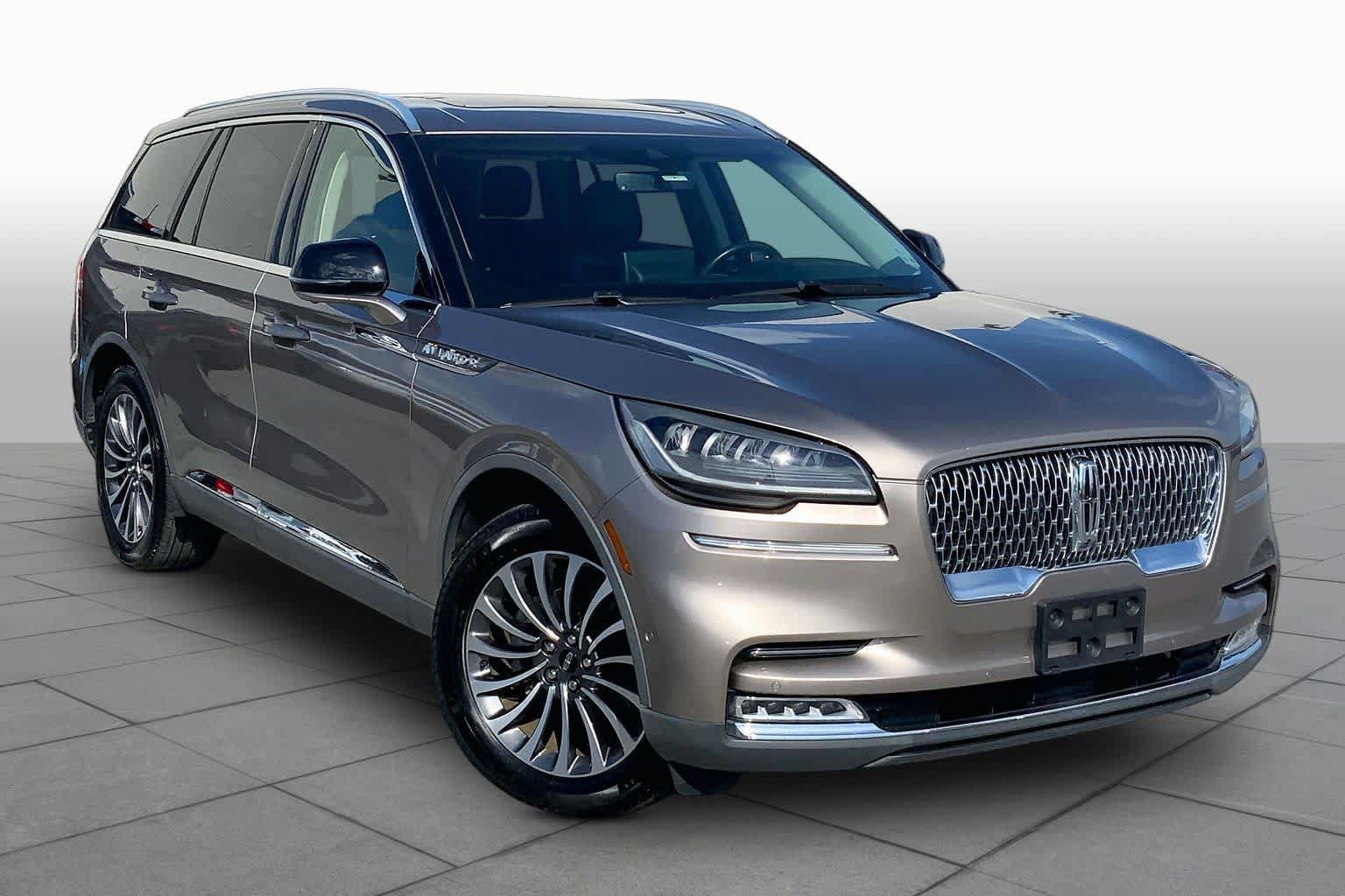 Used 2020 Lincoln Aviator Reserve w/ Equipment Group 201A RWD image 3