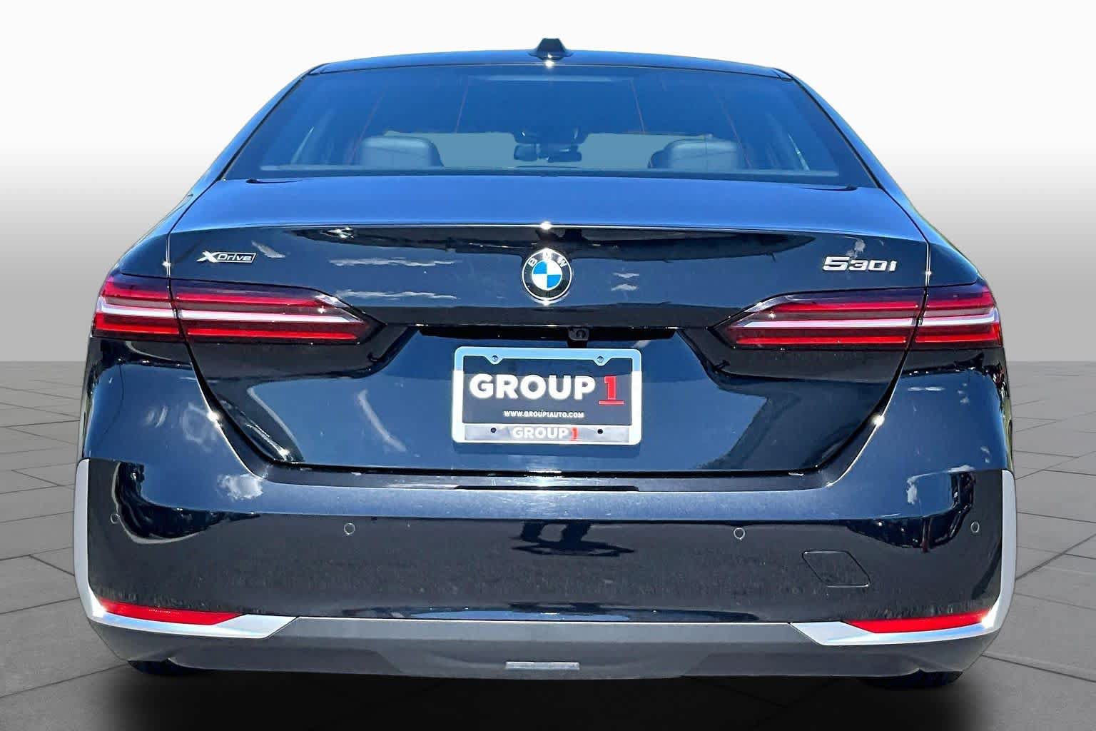 Used 2024 BMW 530i xDrive w/ Convenience Package AWD/4WD image 5