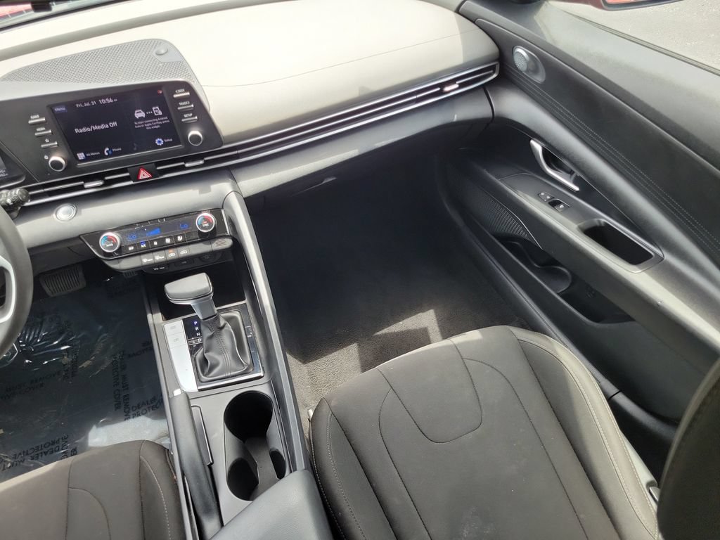 Used 2023 Hyundai Elantra SEL FWD image 20