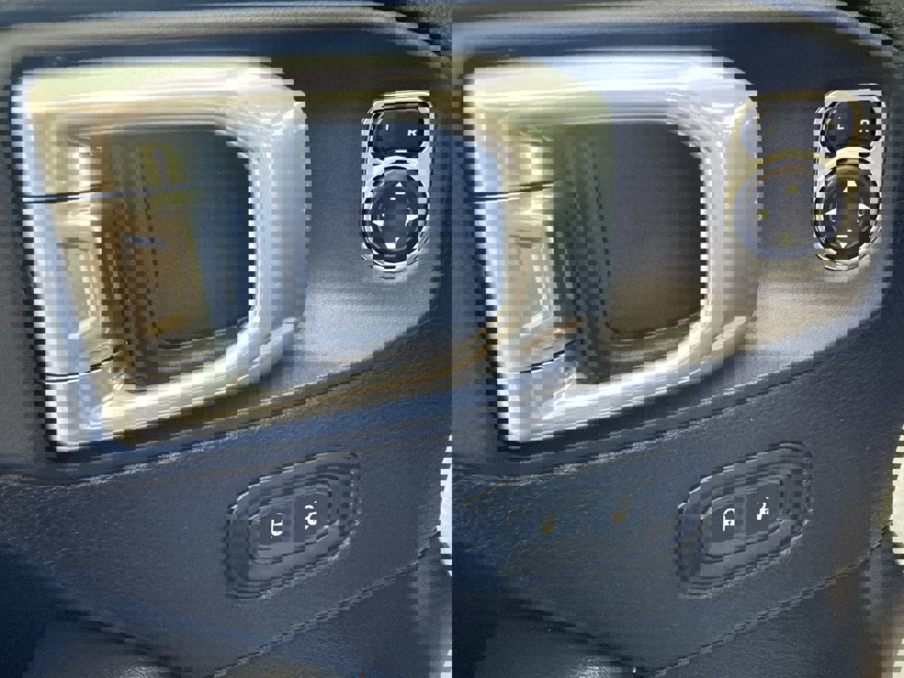 Used 2024 Jeep Wrangler Unlimited Sahara image 22