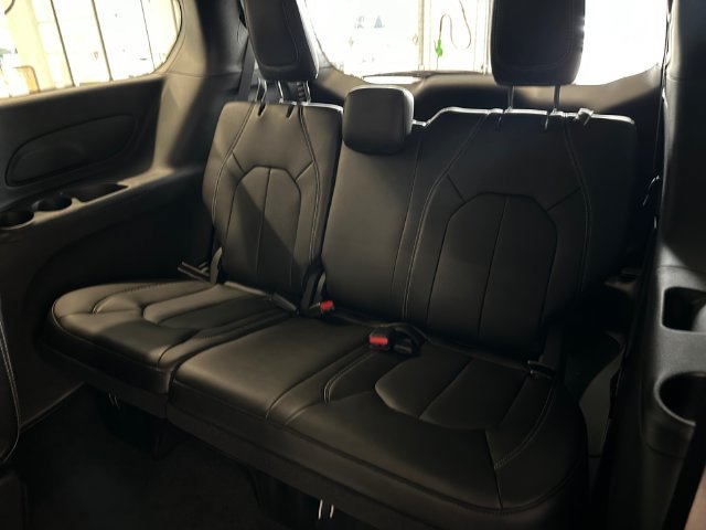 New 2027 Chrysler Pacifica LX FWD image 16
