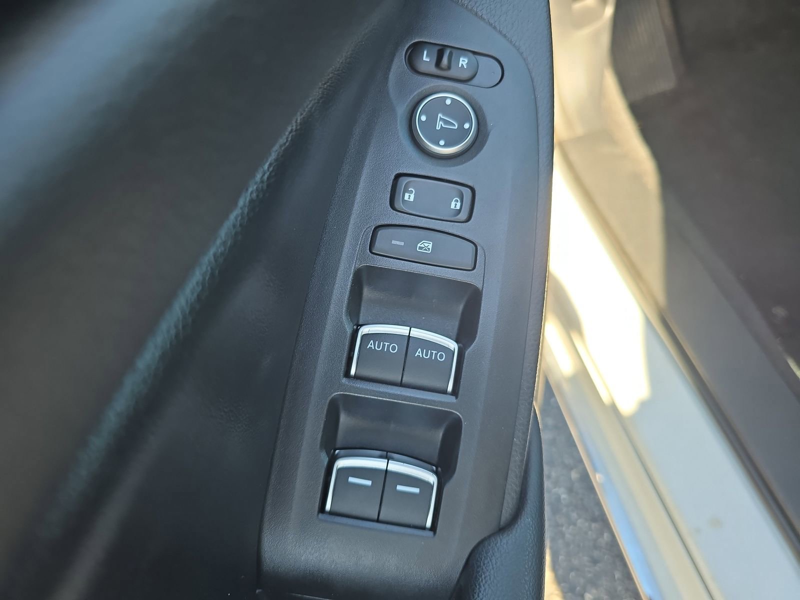 Used 2022 Honda Accord Touring image 14