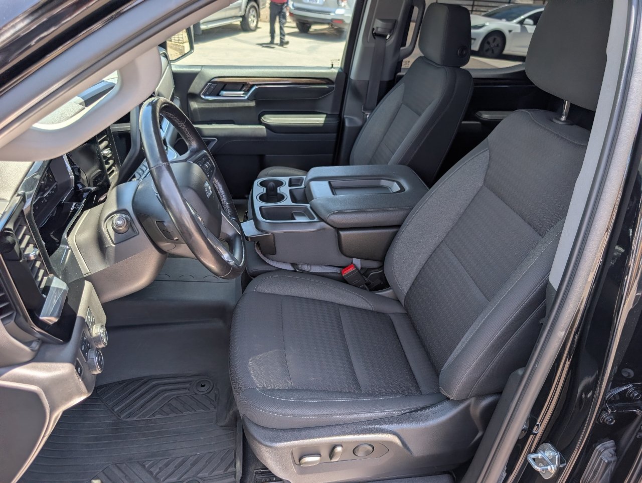 Used 2022 Chevrolet Silverado 1500 LT Trail Boss AWD/4WD image 2