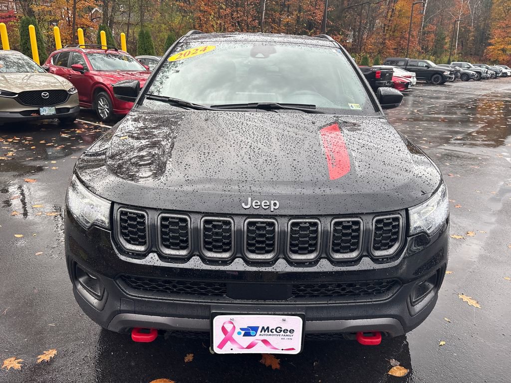 Used 2024 Jeep Compass Trailhawk image 8