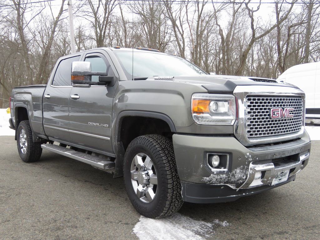Used 2017 GMC Sierra 3500 Denali w/ Duramax Plus Package image 3