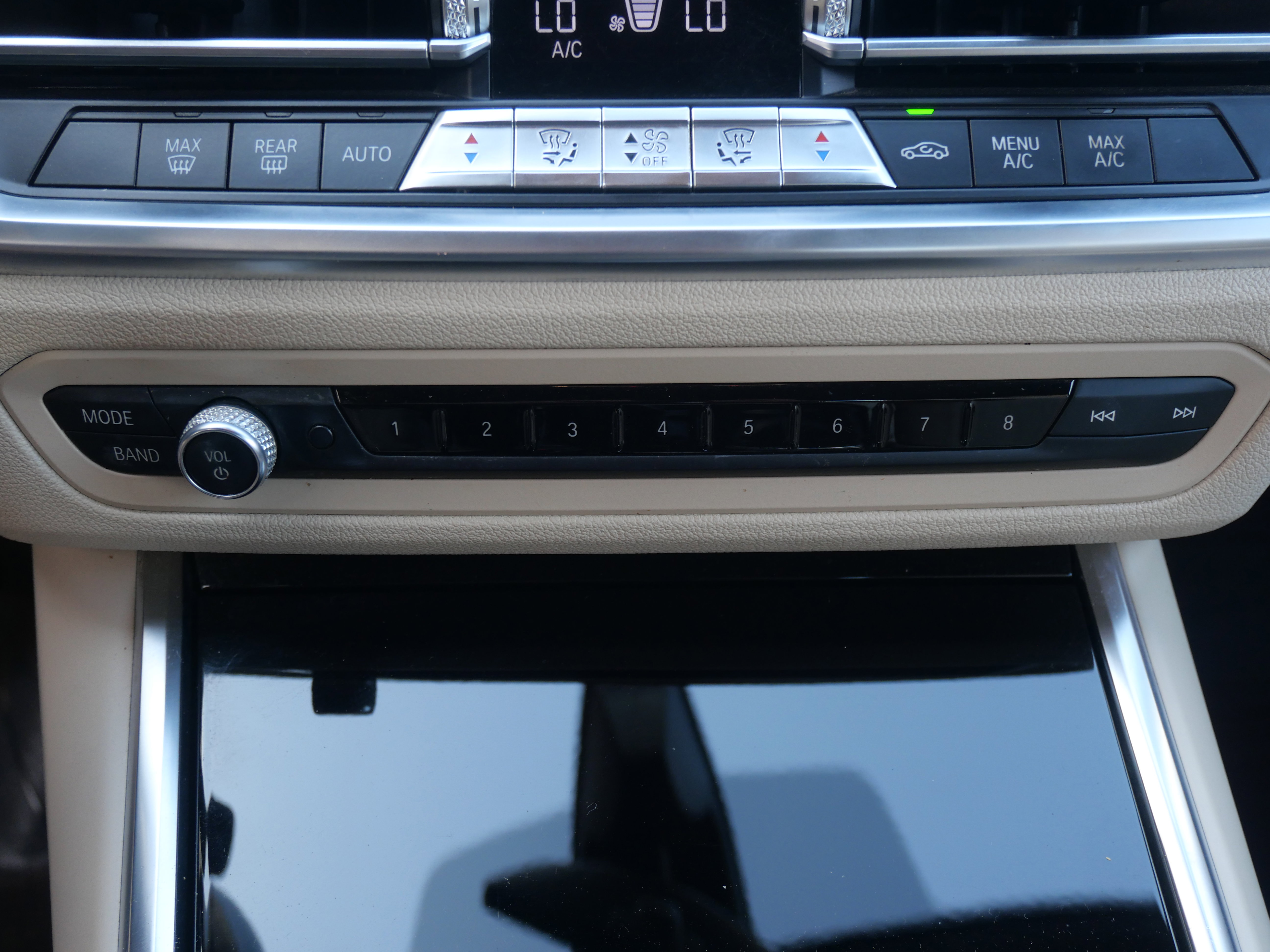 Used 2019 BMW 330i Sedan w/ Driving Assistance Package image 18