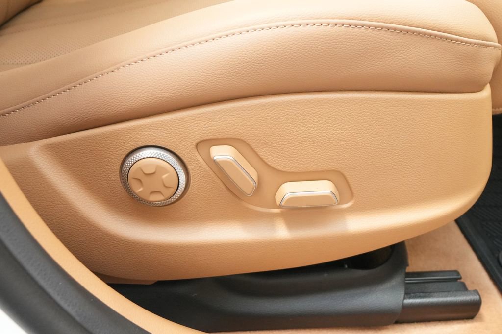 New 2025 Genesis G80 2.5T Advanced image 28