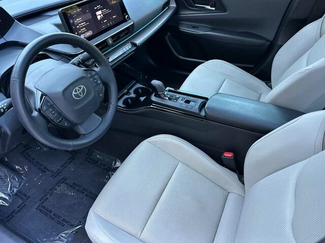 Used 2024 Toyota Prius XLE FWD image 10
