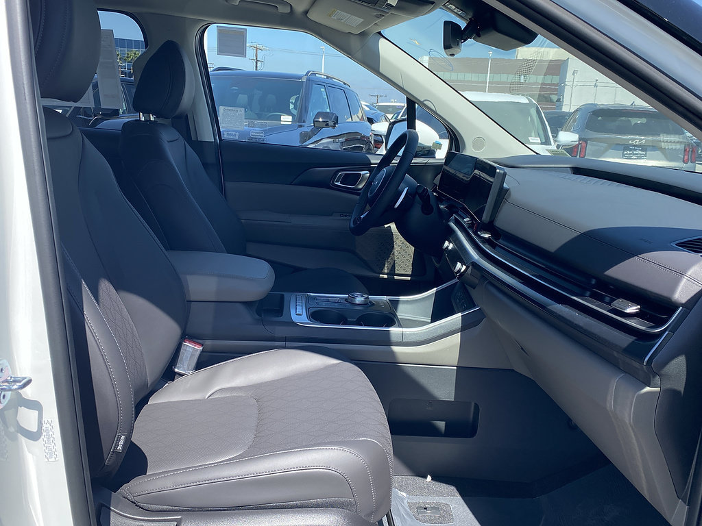 New 2026 Kia Carnival LXS FWD image 27