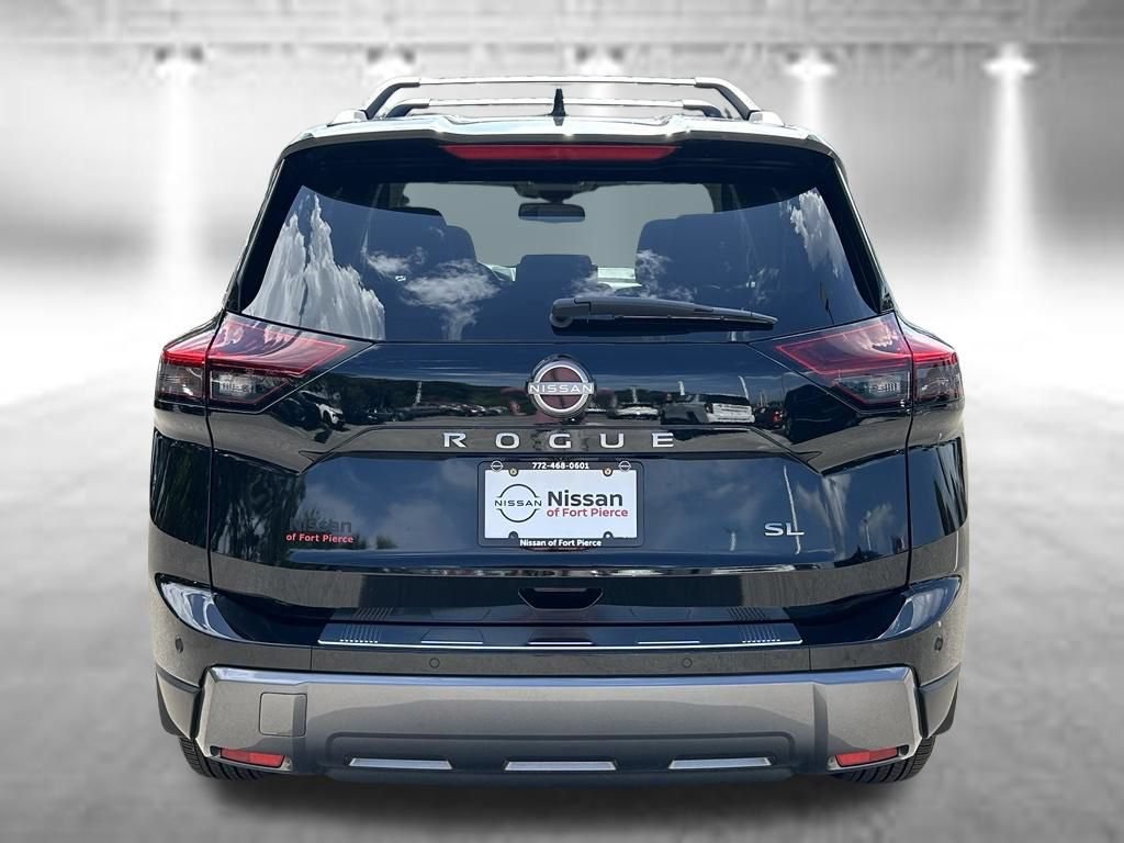 Certified 2025 Nissan Rogue SL FWD image 8