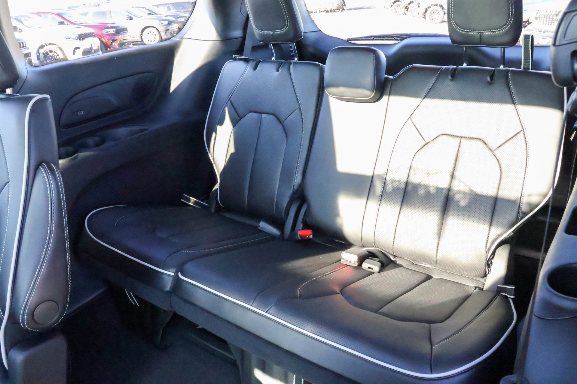 New 2026 Chrysler Pacifica Limited w/ S Appearance Package AWD/4WD image 15