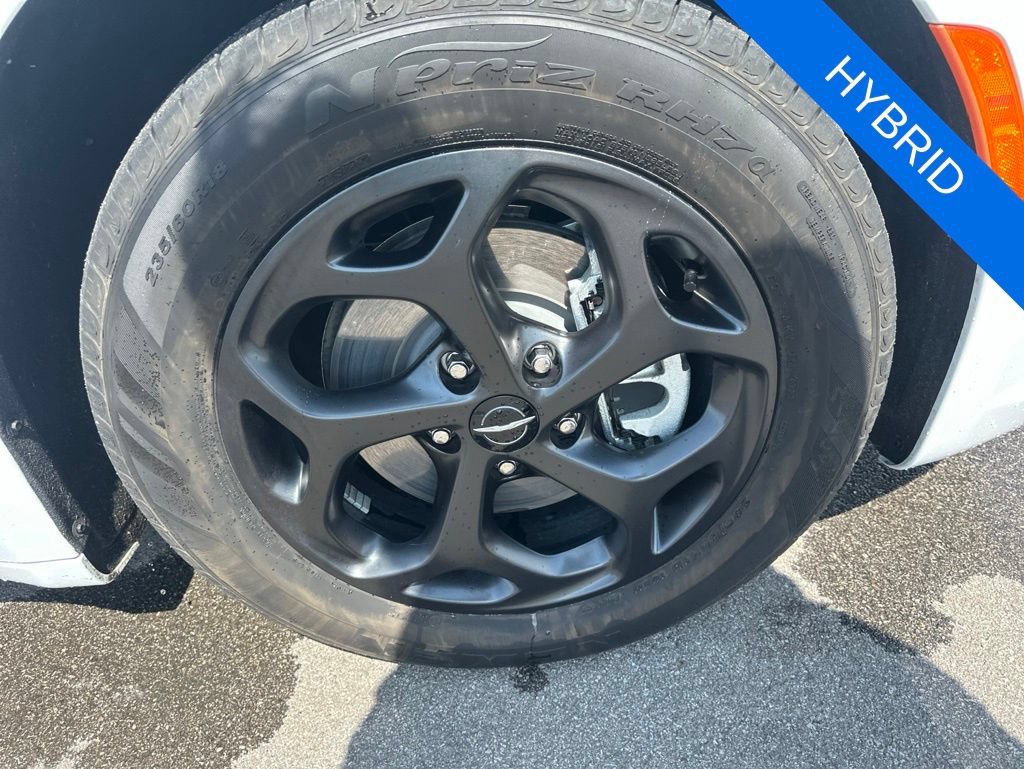 Used 2024 Chrysler Pacifica Premium FWD image 31