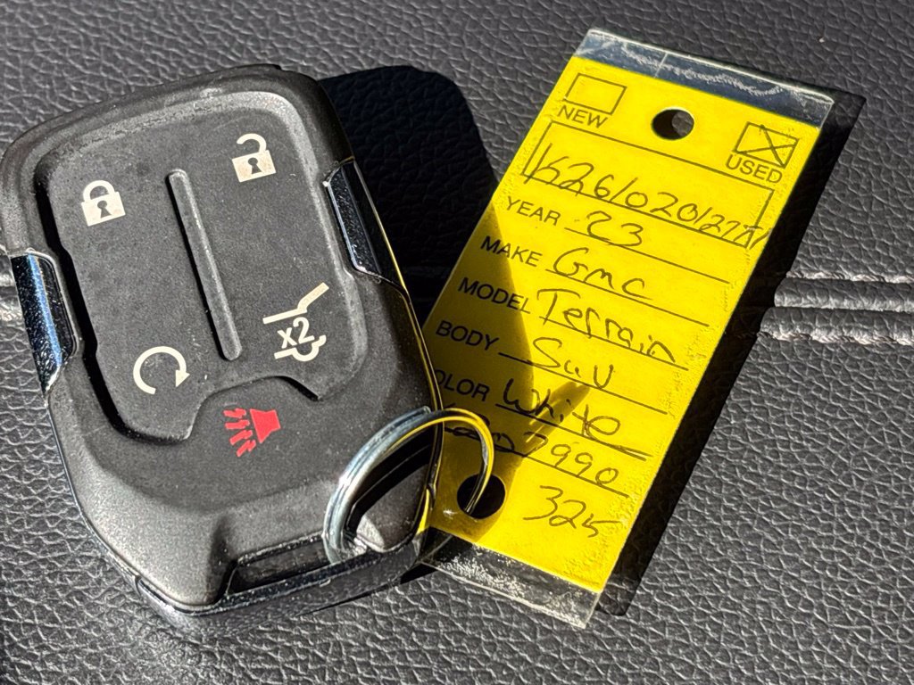 Used 2023 GMC Terrain SLT AWD/4WD image 33