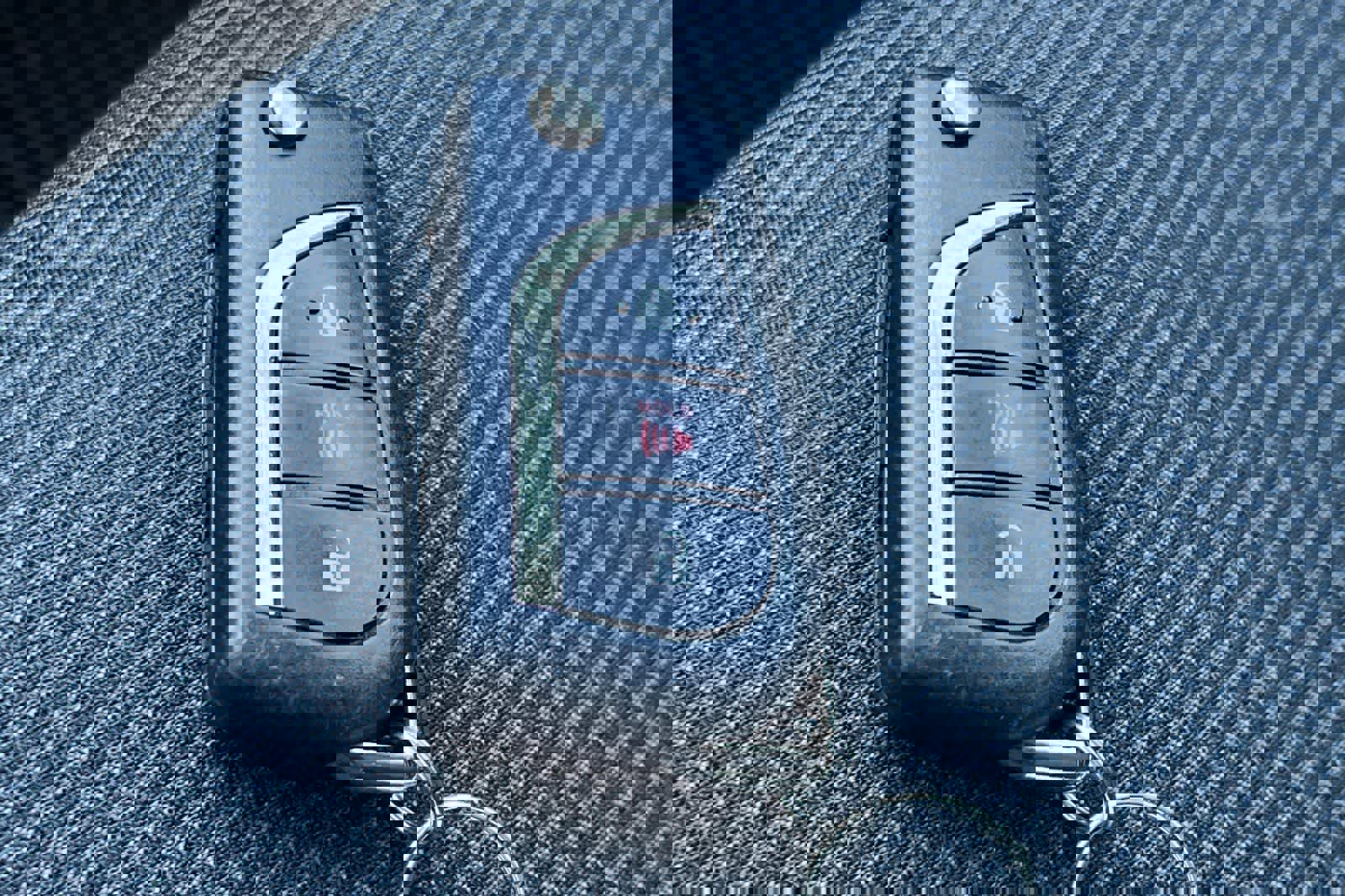 Used 2021 Toyota RAV4 LE image 27