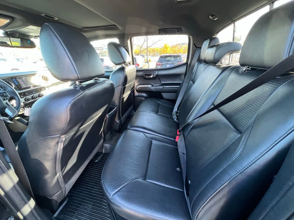 Used 2018 Toyota Tacoma Limited image 20