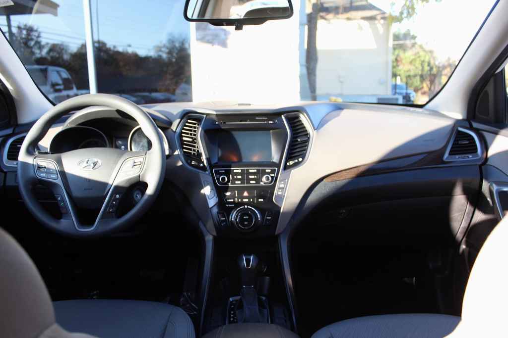 Used 2017 Hyundai Santa Fe Sport FWD image 29