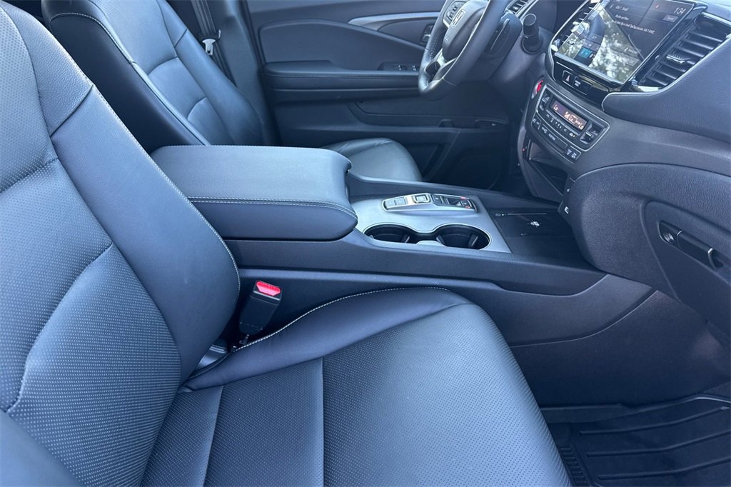 Certified 2025 Honda Ridgeline RTL+ image 17