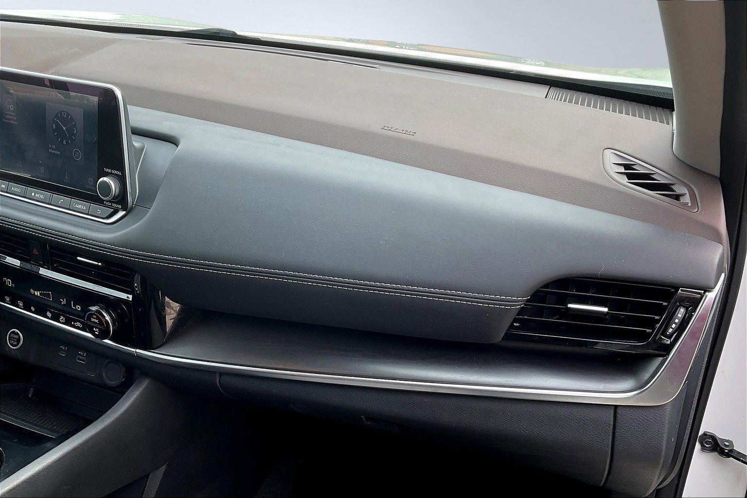 Certified 2023 Nissan Rogue SV image 24