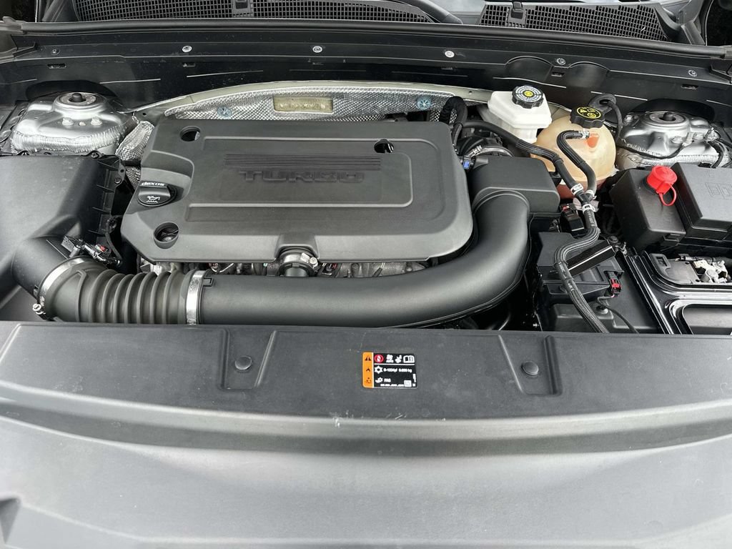 Used 2024 Buick Envision Preferred AWD/4WD image 9