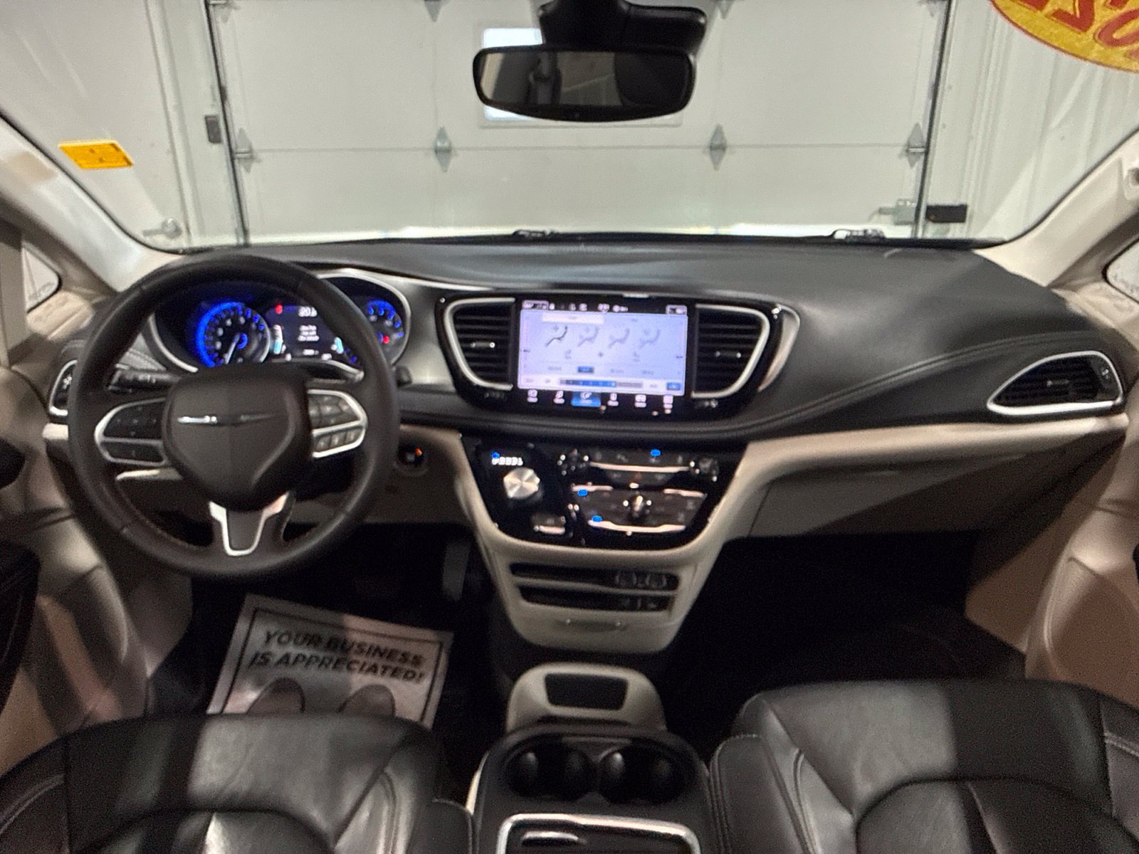 Used 2022 Chrysler Pacifica Touring-L AWD/4WD image 17