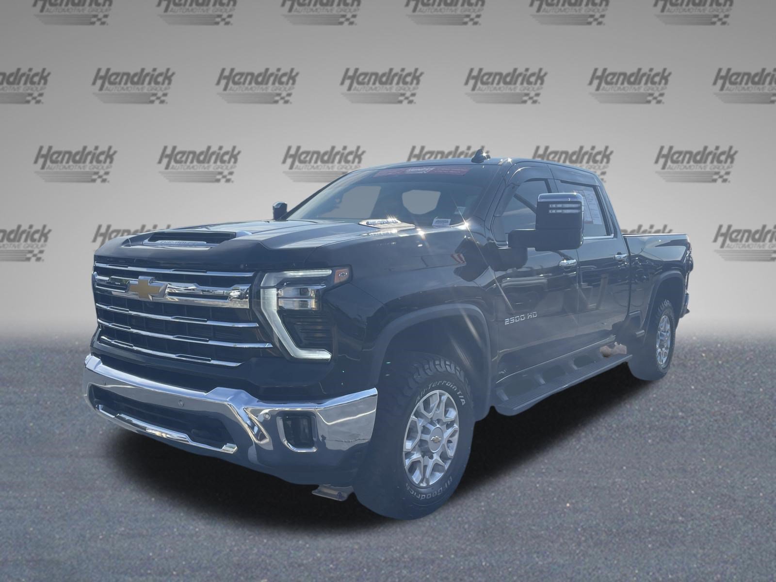 Used 2024 Chevrolet Silverado 2500 LTZ w/ LTZ Convenience Package AWD/4WD image 5