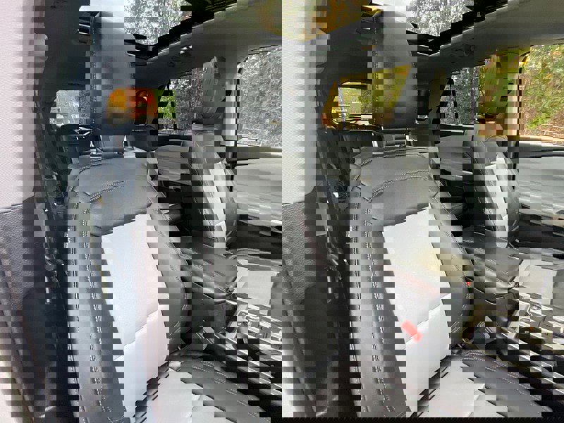 Certified 2022 Ford Explorer XLT w/ Equipment Group 202A image 34