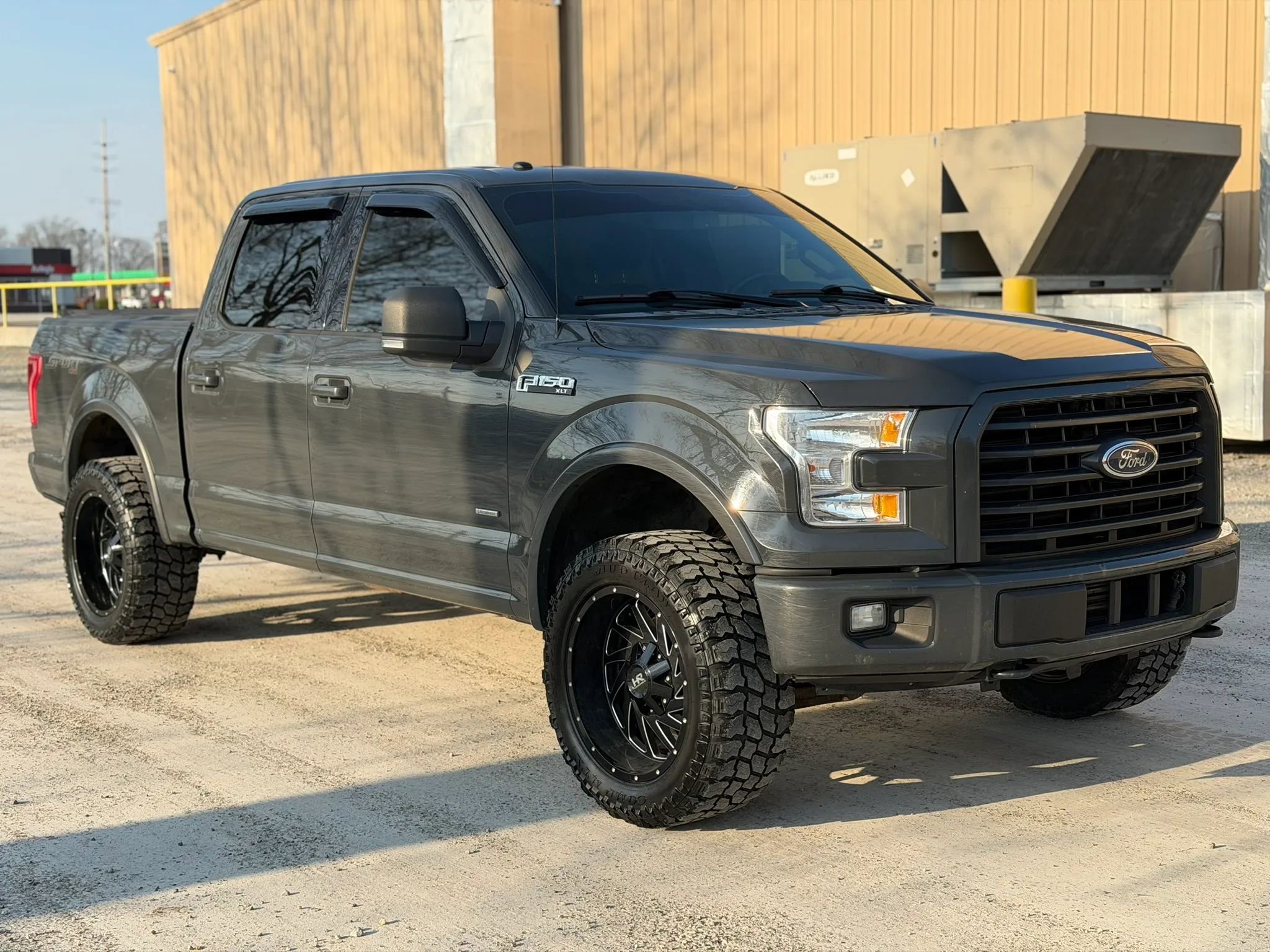 Used 2017 Ford F150 XLT w/ Equipment Group 302A Luxury AWD/4WD image 3
