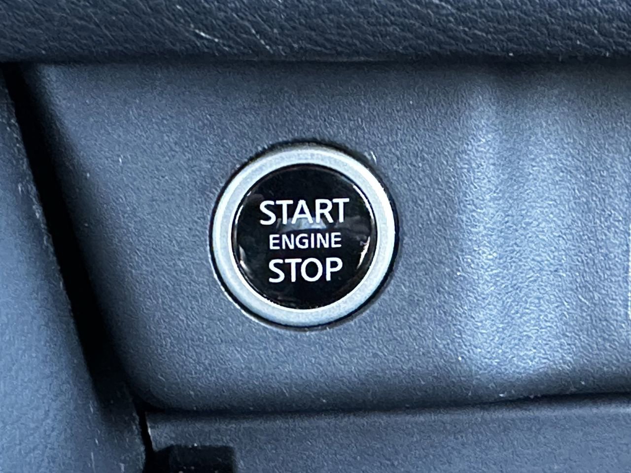 Used 2023 Nissan Rogue SV image 10