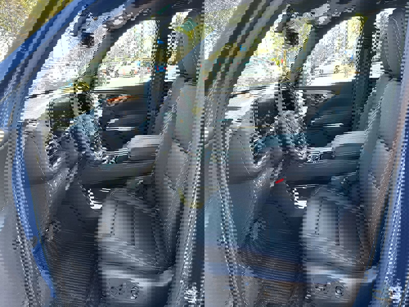 Certified 2025 Chevrolet Traverse LT w/ Enhanced Driving Package image 16