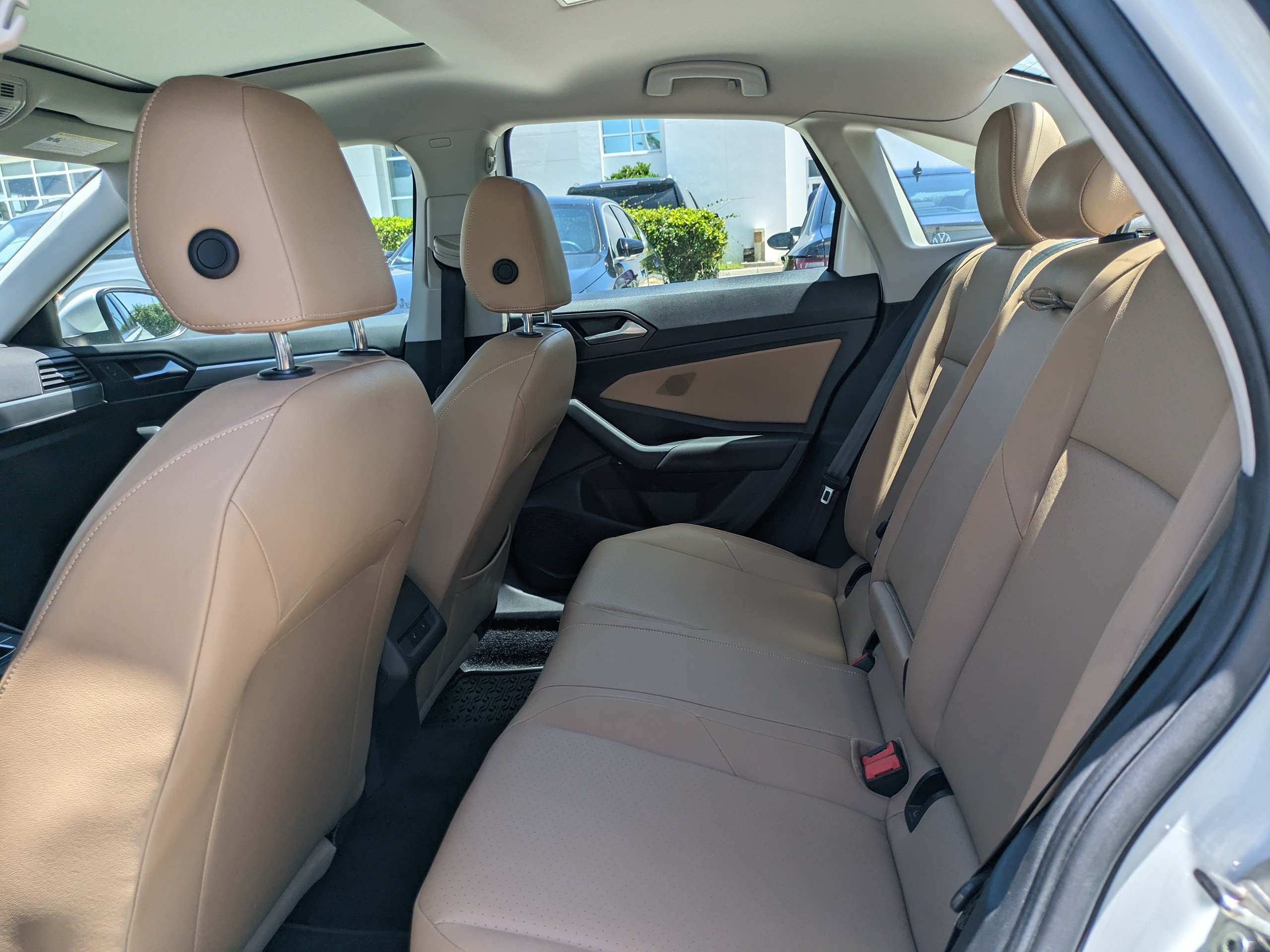 Used 2019 Volkswagen Jetta SE w/ Cold Weather Package FWD image 13