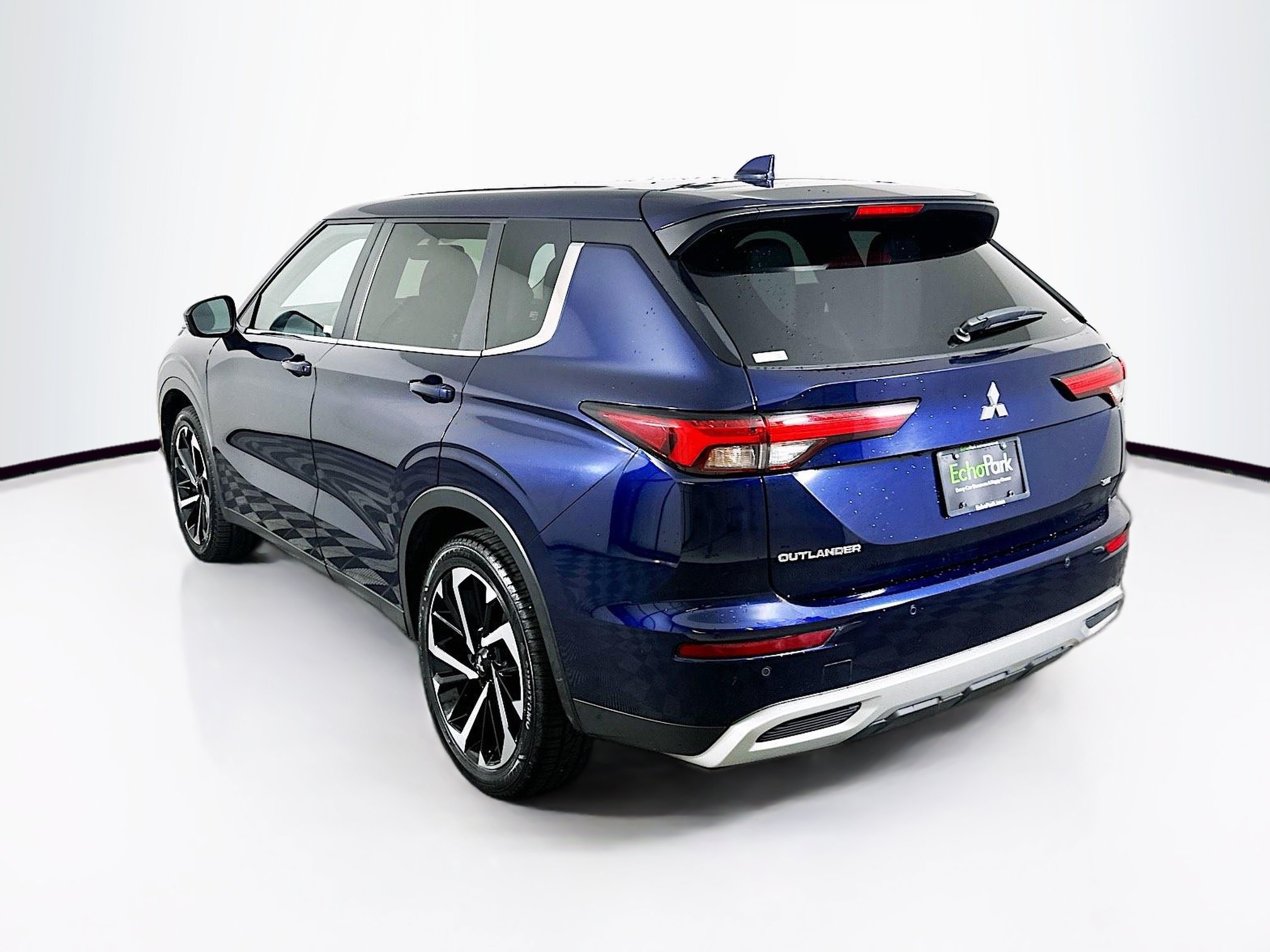 Used 2024 Mitsubishi Outlander SE AWD/4WD image 5