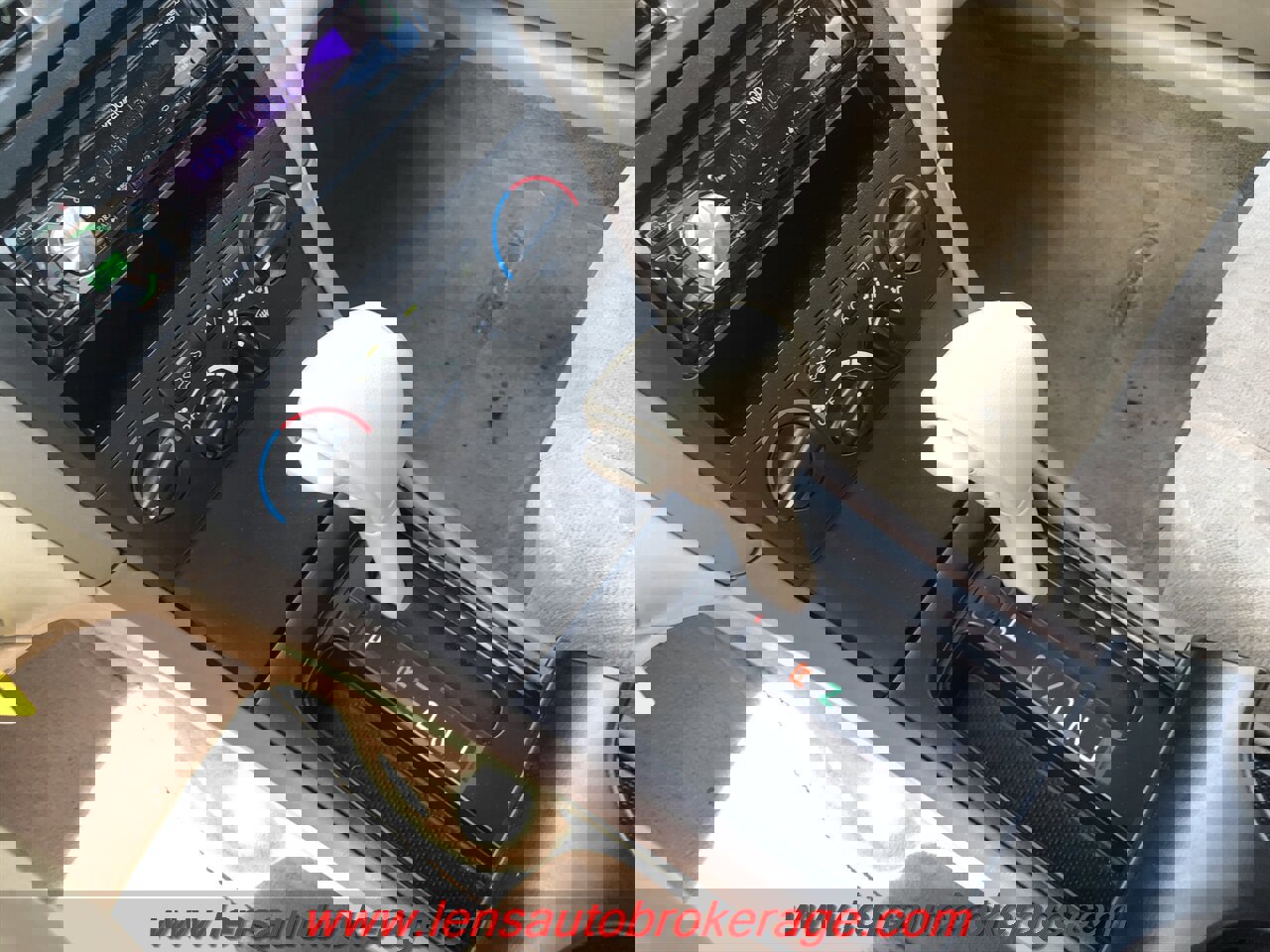 Used 2001 Toyota Avalon XLS image 14