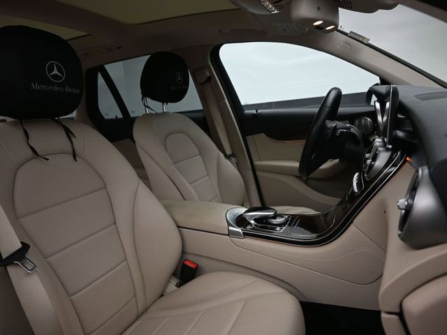 Used 2017 Mercedes-Benz GLC 300 4MATIC image 24