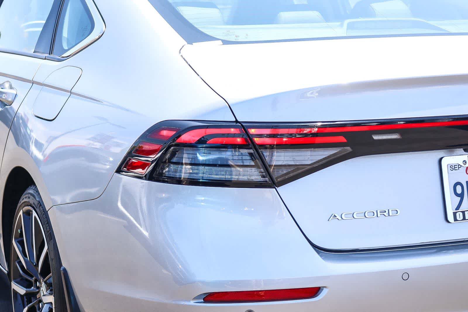 Used 2024 Honda Accord Touring image 7