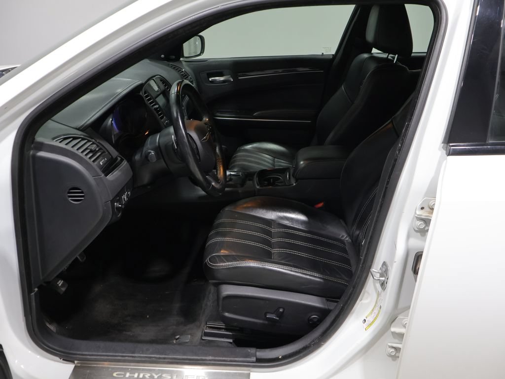 Used 2018 Chrysler 300 S AWD/4WD image 10