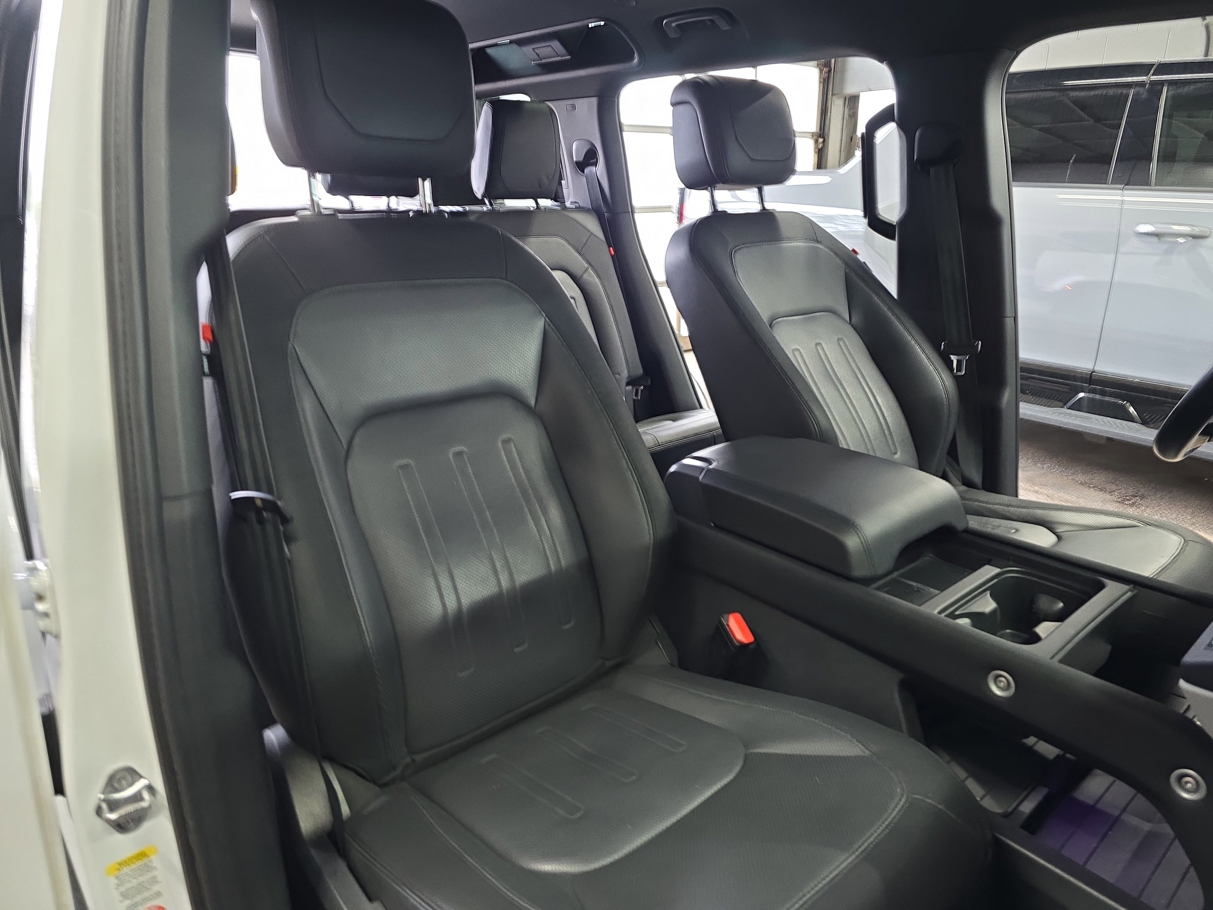 Used 2022 Land Rover Defender 110 X-Dynamic HSE AWD/4WD image 10