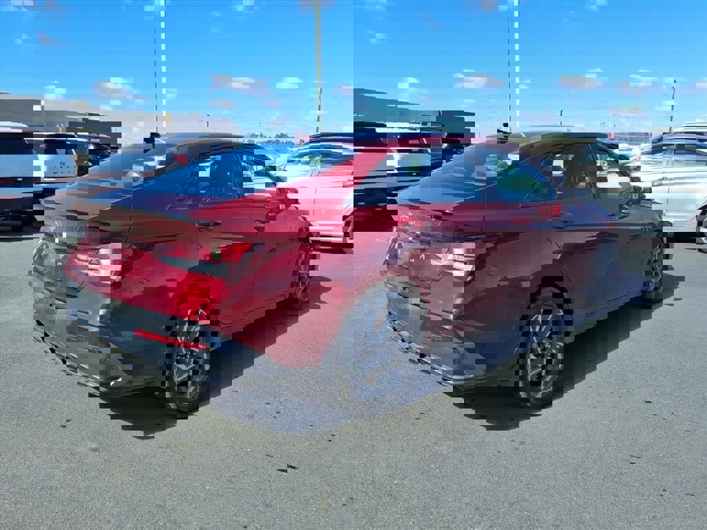Certified 2025 Hyundai Elantra Sport image 24