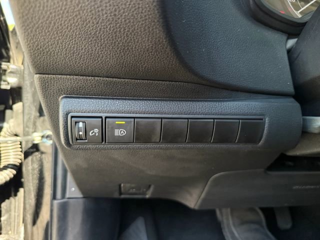 Used 2021 Toyota Corolla LE image 27