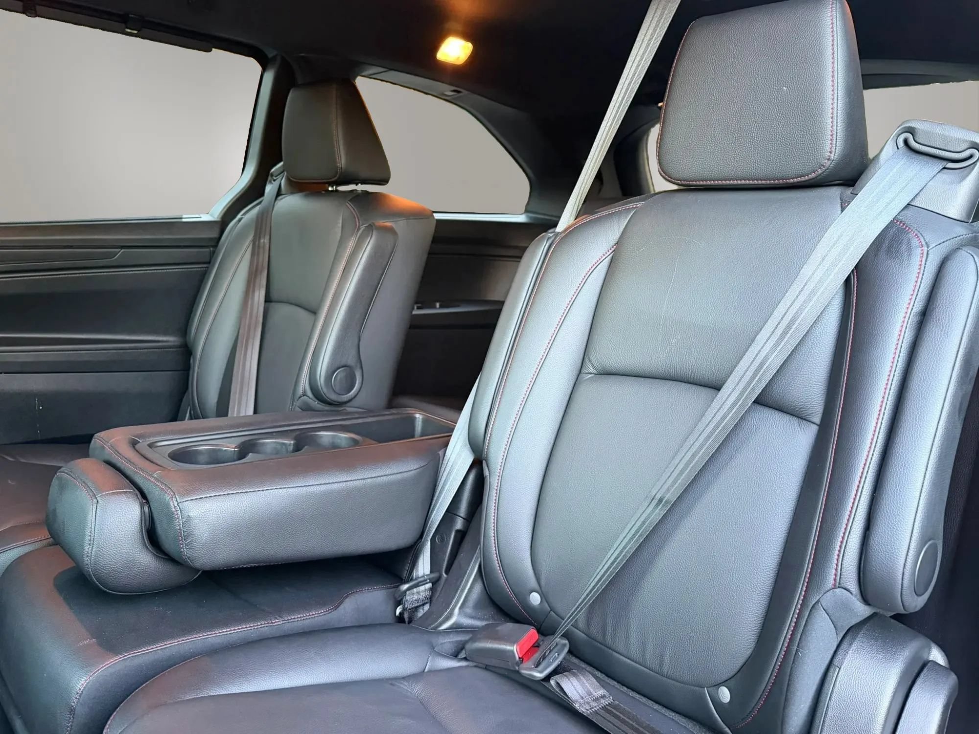 Used 2024 Honda Odyssey Sport image 12