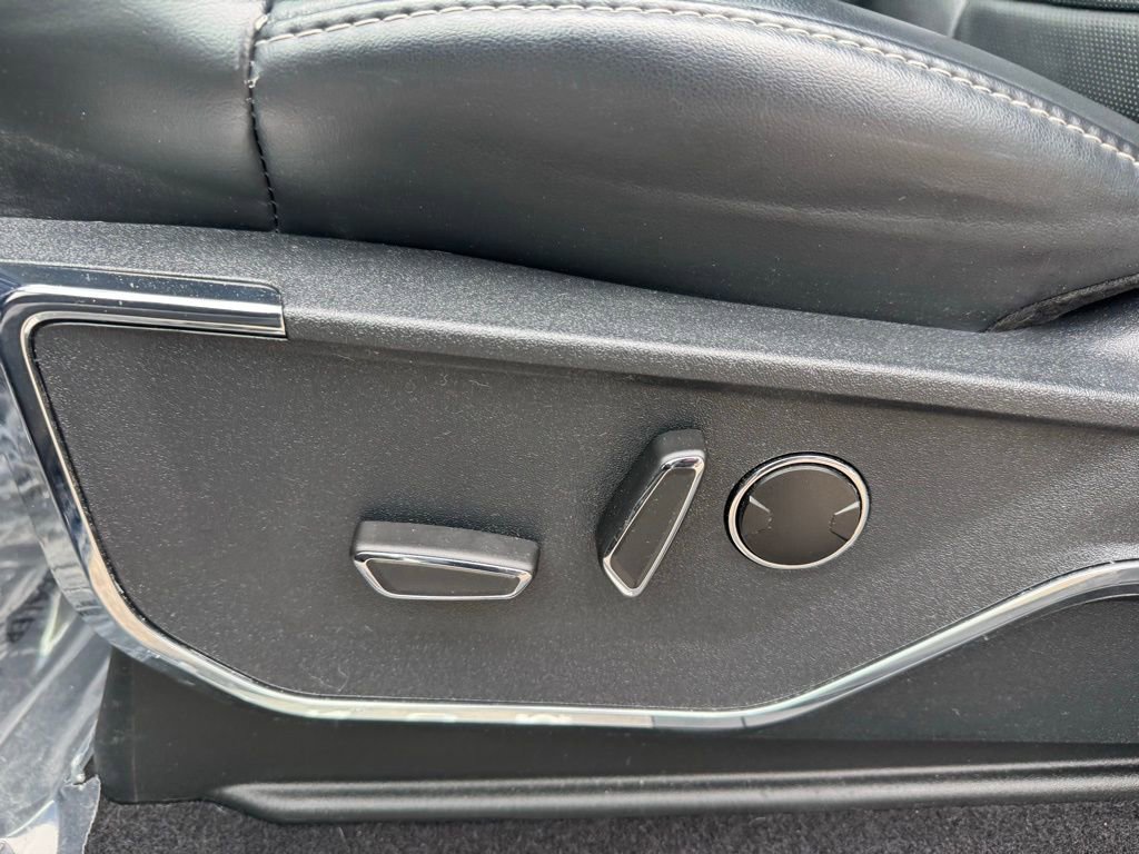 Used 2023 Ford F150 Platinum w/ Equipment Group 701A High image 8