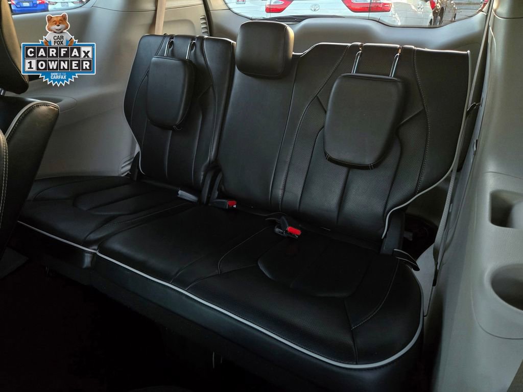 Used 2023 Chrysler Pacifica Limited FWD image 14