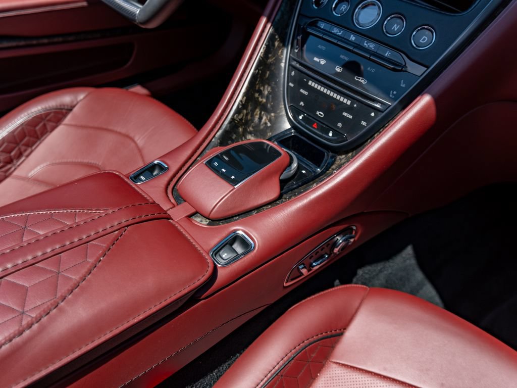 Used 2020 Aston Martin DBS Superleggera Volante RWD image 41