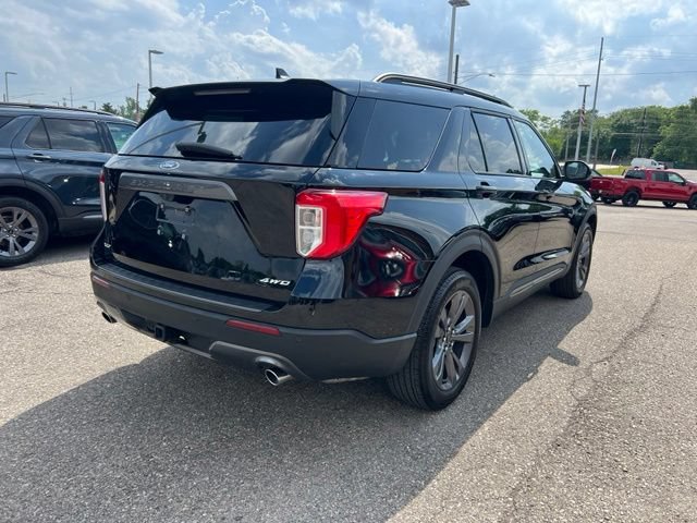 Certified 2023 Ford Explorer XLT w/ Equipment Group 202A AWD/4WD image 4