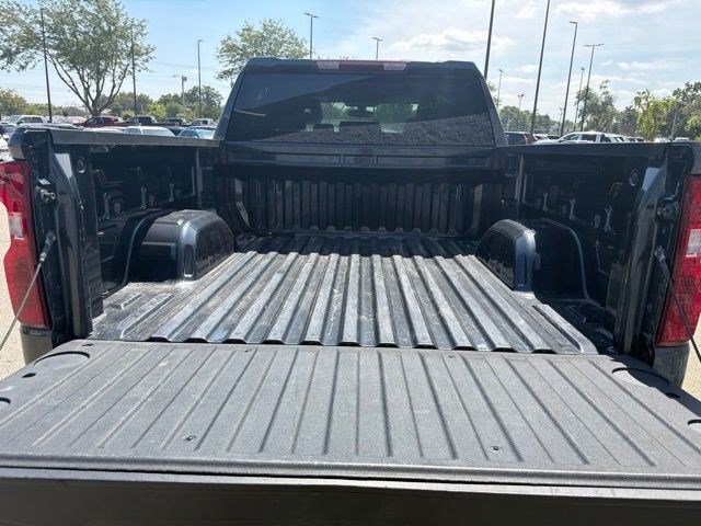 Used 2021 Chevrolet Silverado 1500 LT AWD/4WD image 15