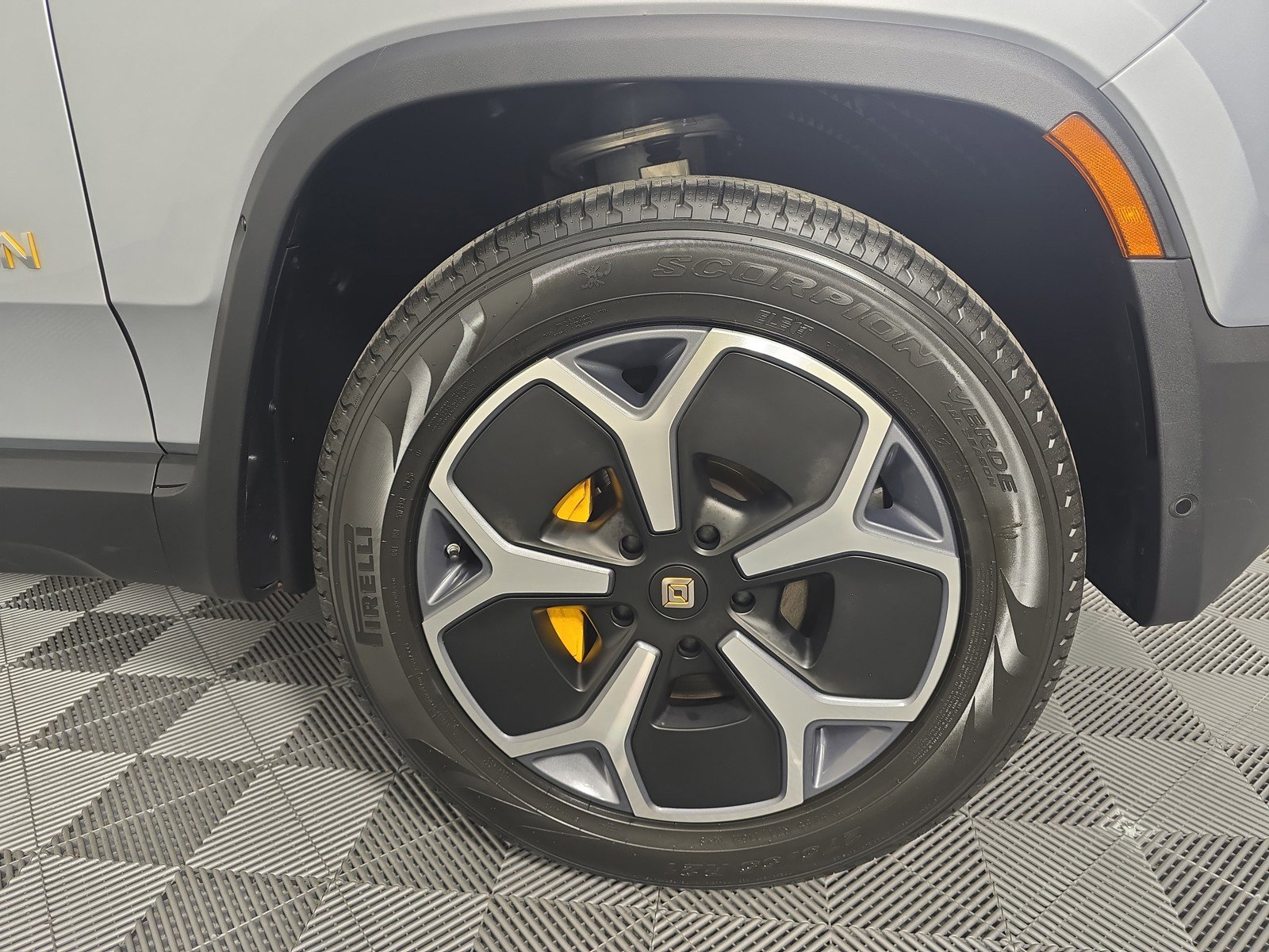 Used 2022 Rivian R1T Adventure AWD/4WD image 11