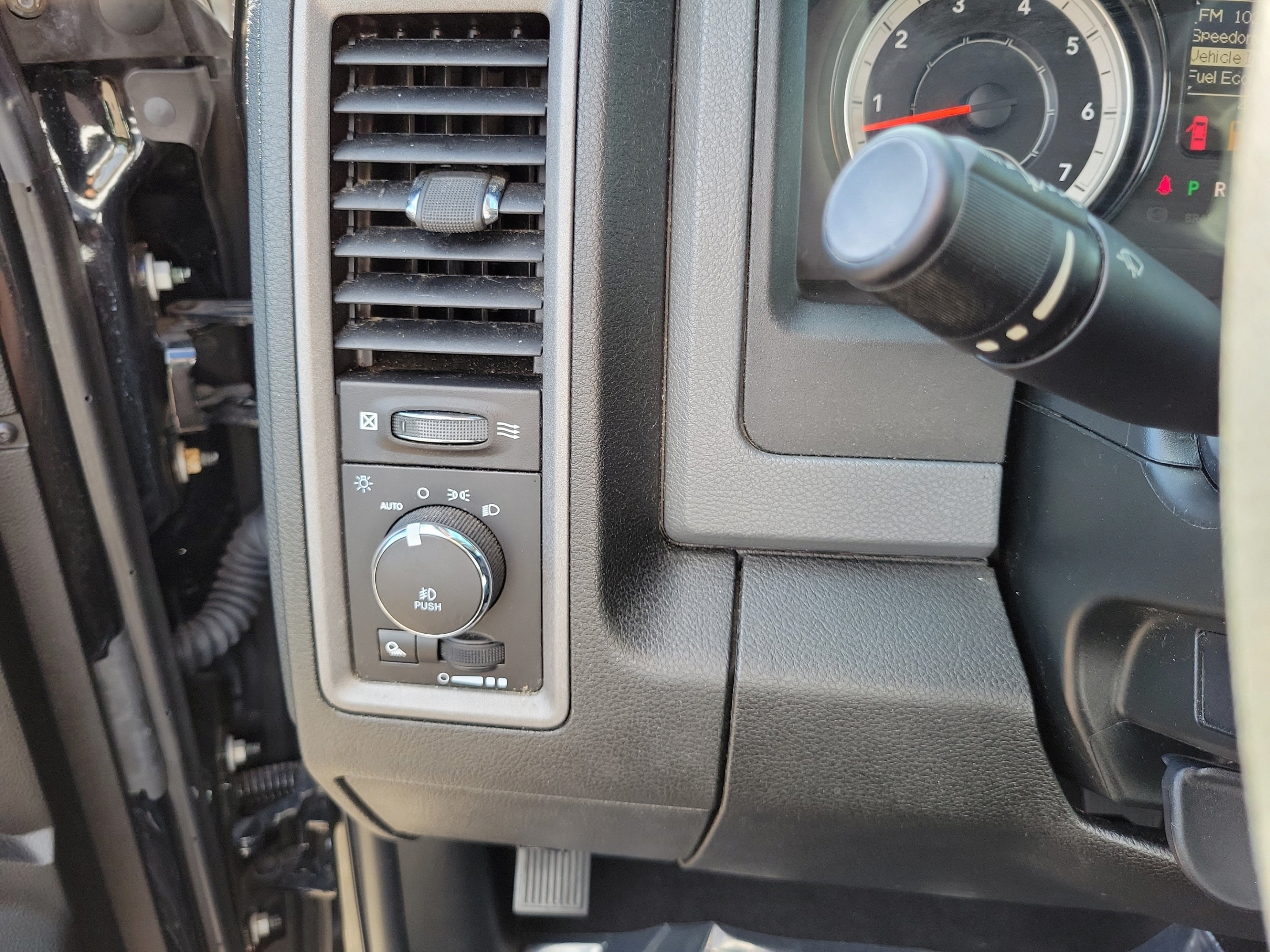 Used 2020 RAM 1500 Tradesman w/ Tradesman SXT Package RWD image 16