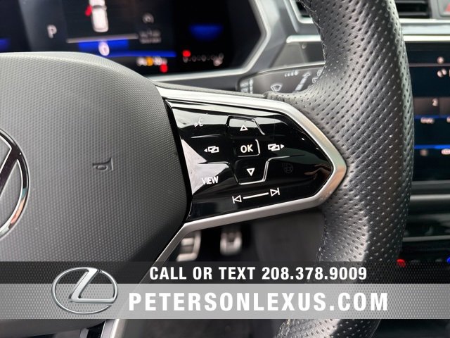 Used 2022 Volkswagen Tiguan SE R-Line image 26