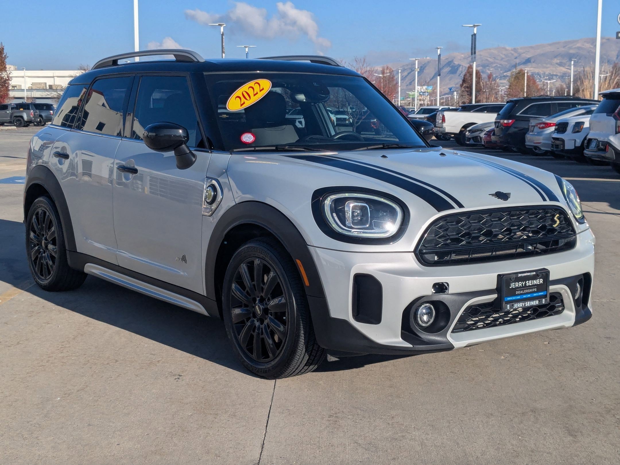 Used 2022 MINI Cooper Countryman SE w/ Premium Package image 8