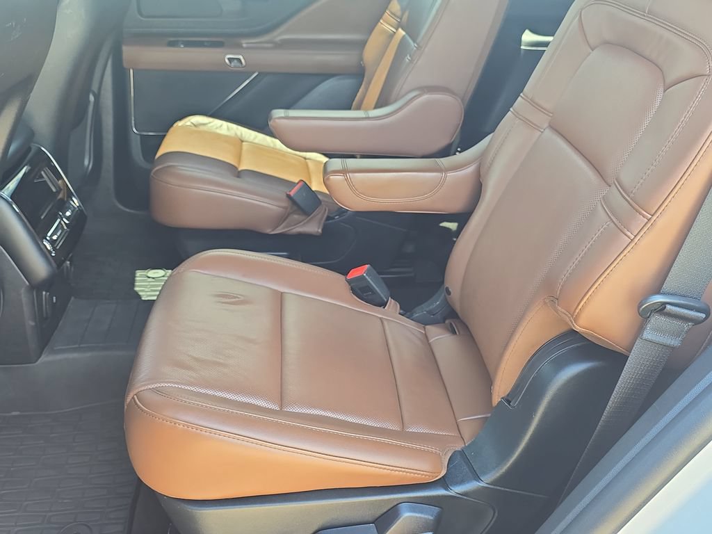 Used 2023 Lincoln Aviator Reserve w/ Elements Package Plus RWD image 15