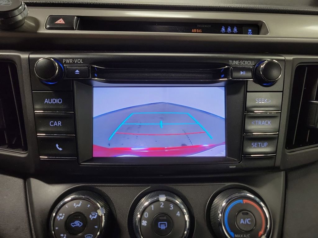 Used 2018 Toyota RAV4 LE image 18